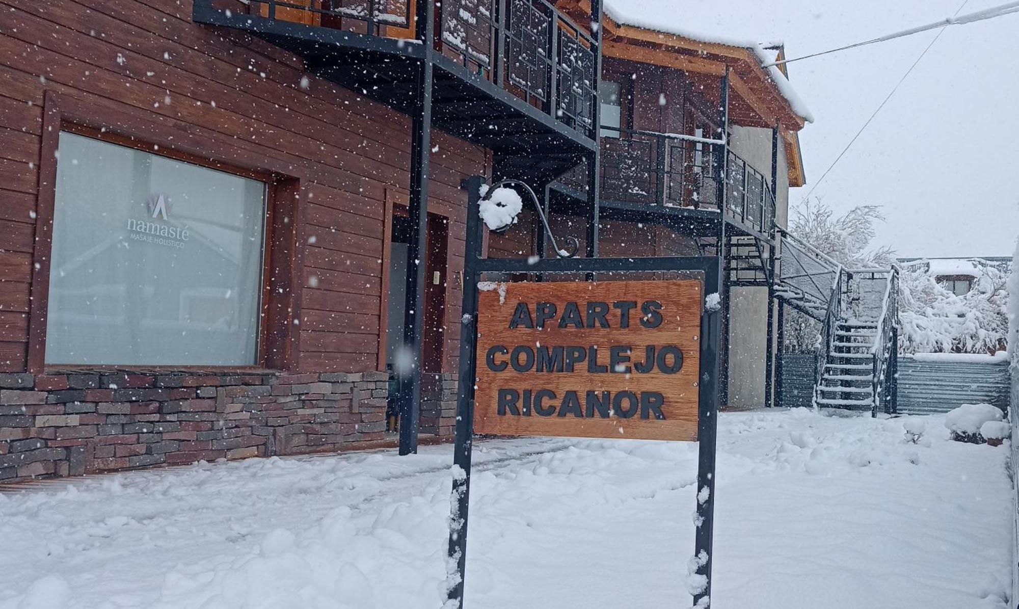 Aparts Complejo Ricanor El Chalten Esterno foto